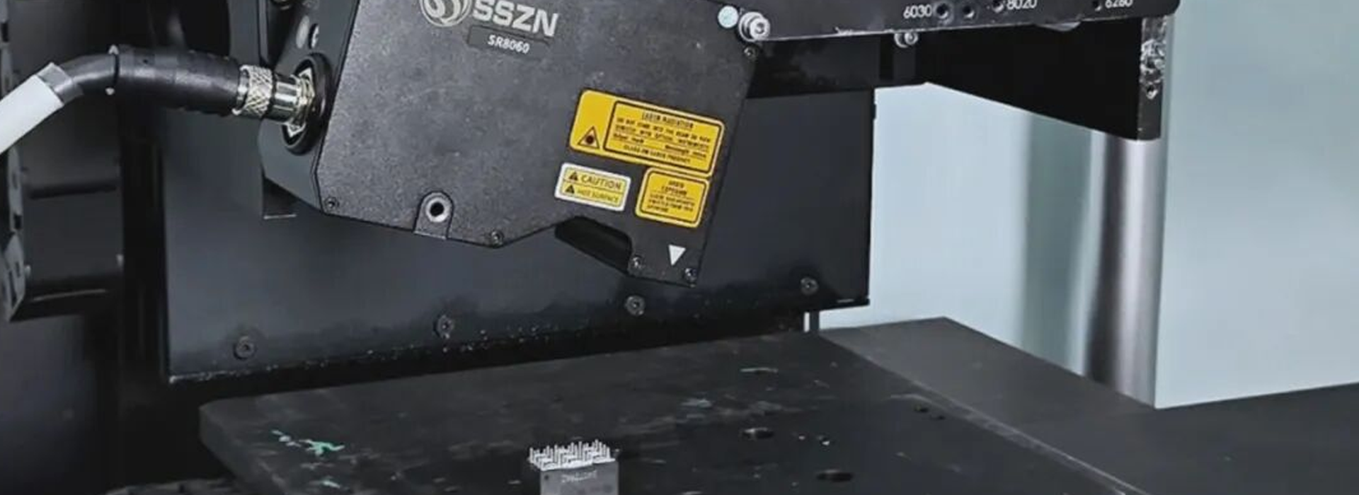 测量仪检测PIN针的共面度